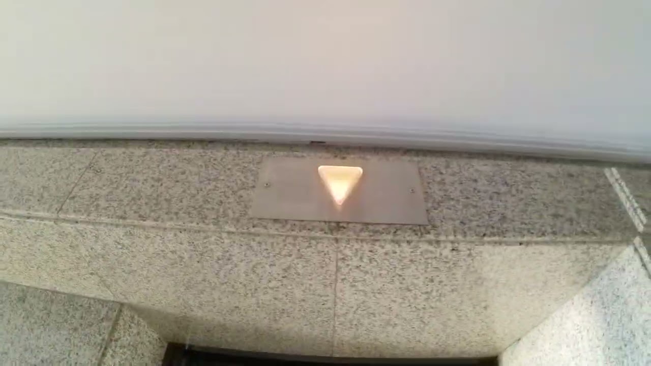 (Quick Take) Original Mitsubishi Elevator/ Lift at Total Building, Jakarta