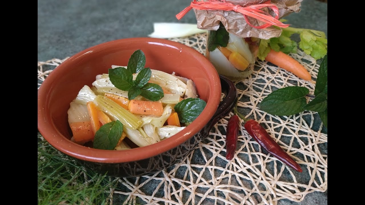 FINOCCHI CON SEDANO E CAROTE SOTT'OLIO