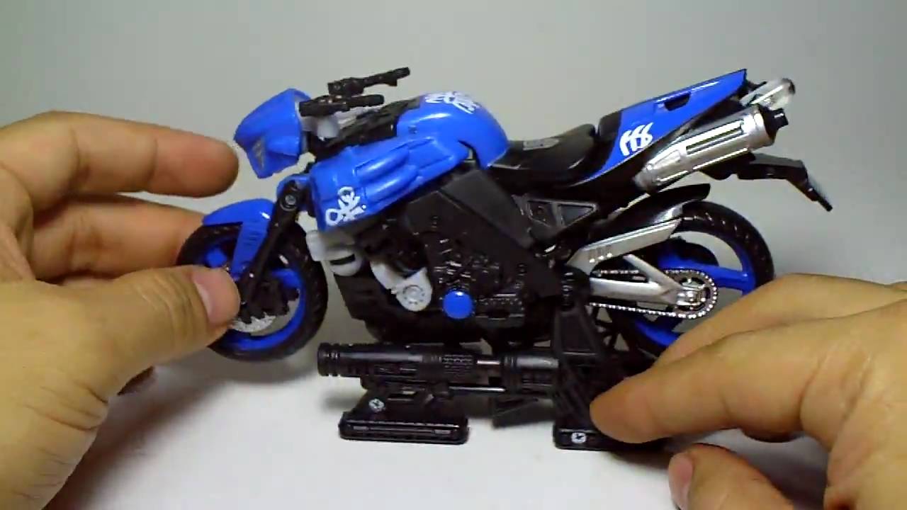 Transformers motorcycles: ROTF Chromia (possible combiner mode)