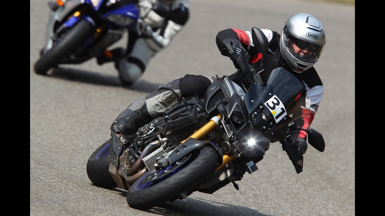 Entrainement libre à l'anneau du Rhin Yamaha MT10 SP accompagné par Jacques Cornu