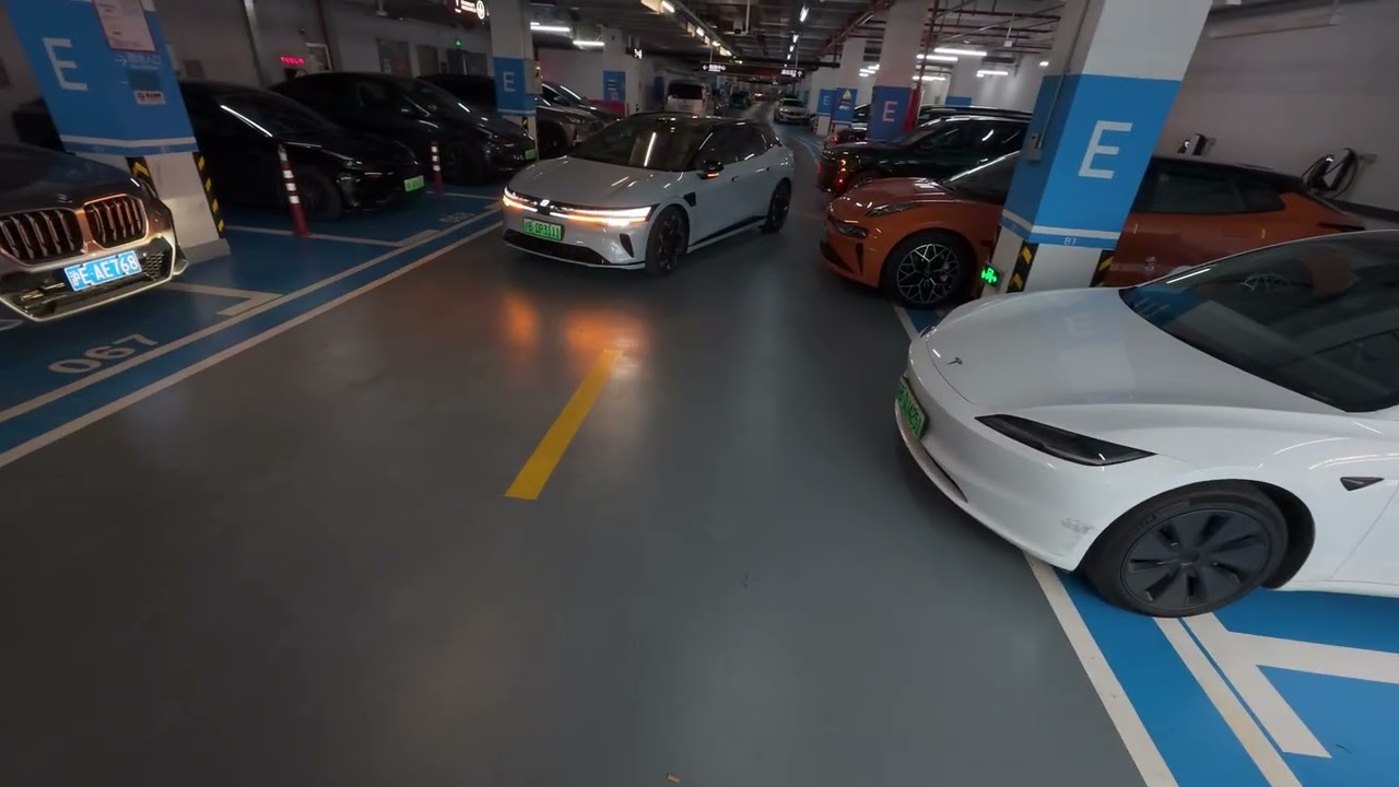 TESTING Out The Auto Park Feature on the New Zeekr 007GT 💯