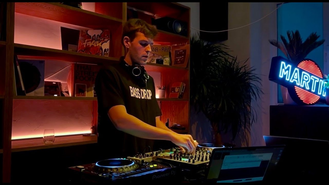 UZBEKISTAN STUDIO DJ SET