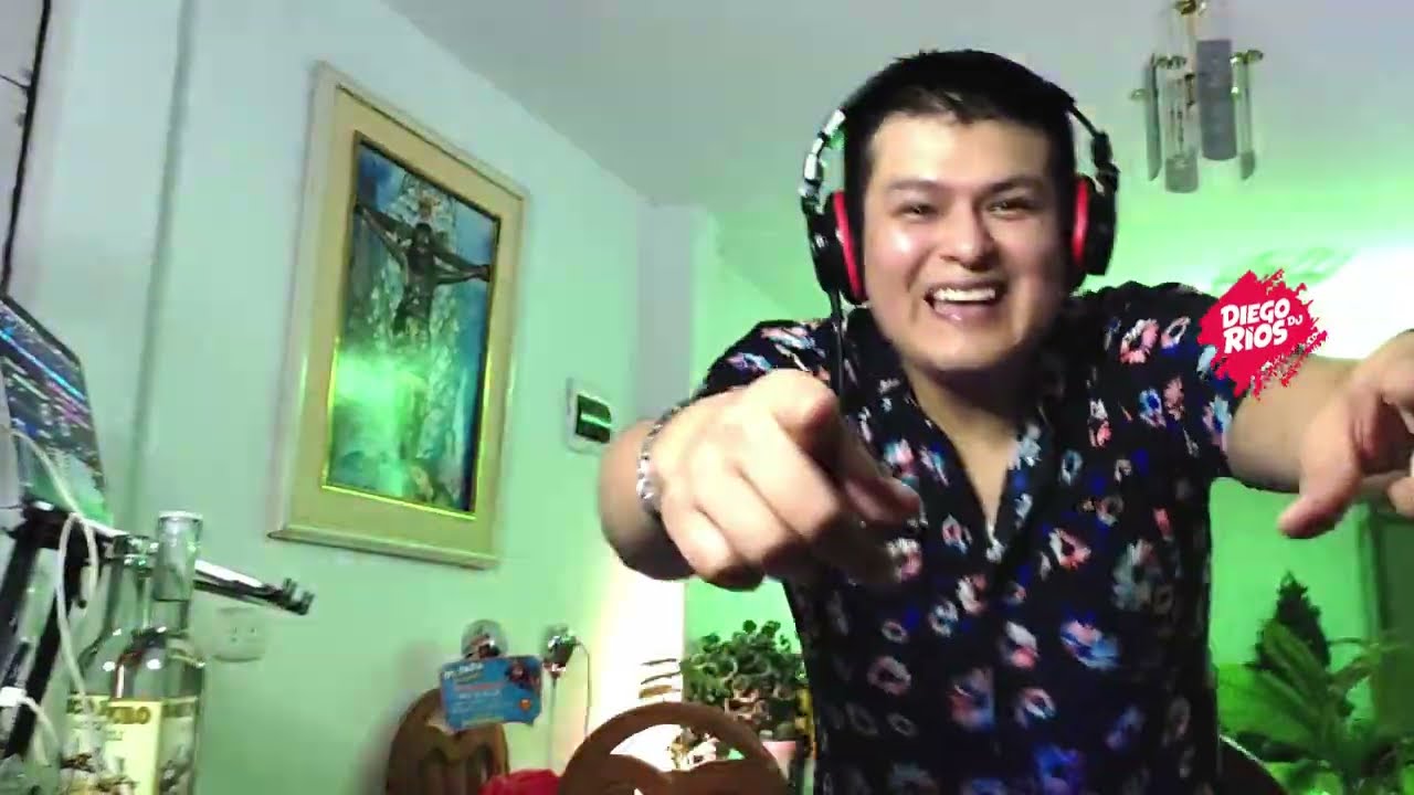 MIX CUMBIA RETRO (Ronisch, Destellos, Karla, Red, Rossy War, Euforia, Joven Sensacion, Skandalo)