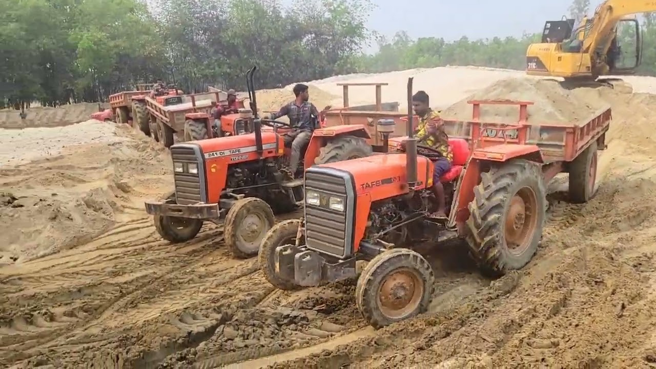 My All New Tractor Mahindra , Eicher And Others Tractor Fully Loaded Troly And Struggle In The Mud