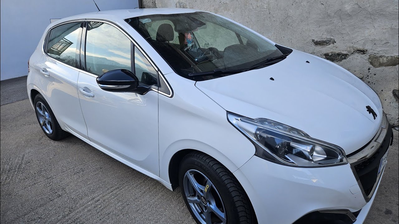 🔧 Come sostituire lo specchietto retrovisore su Peugeot 208 | Guida fai da te passo passo