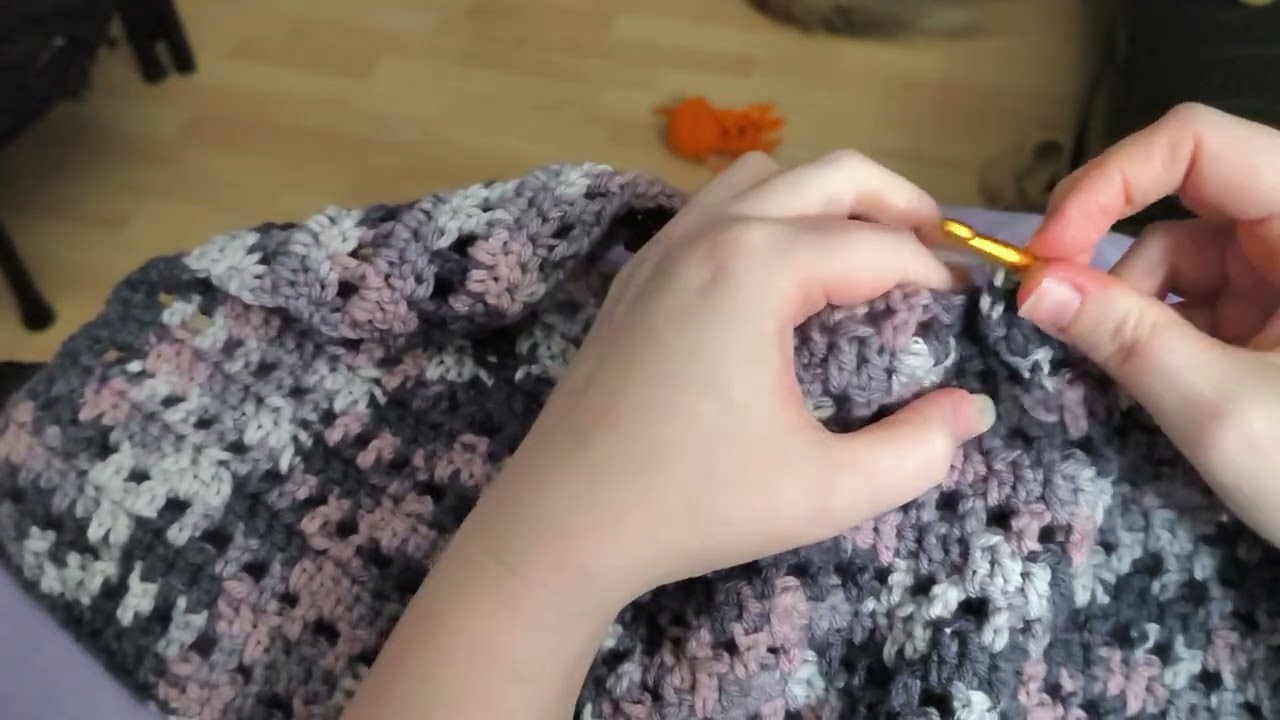 Relaxing crochet with me - Ava fringed poncho - part 1
