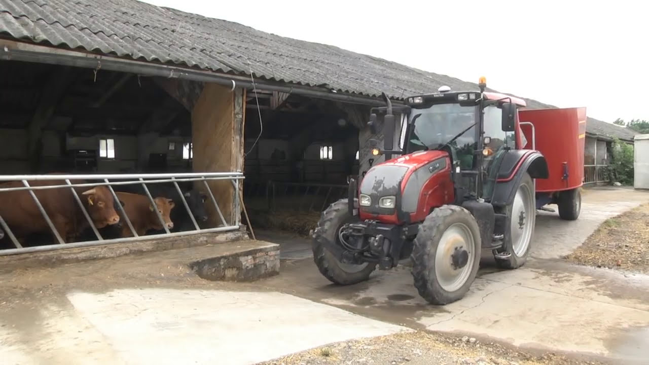 Różne komponety - dobra dawka dla opasów. Po prostu wóz paszowy Sano.