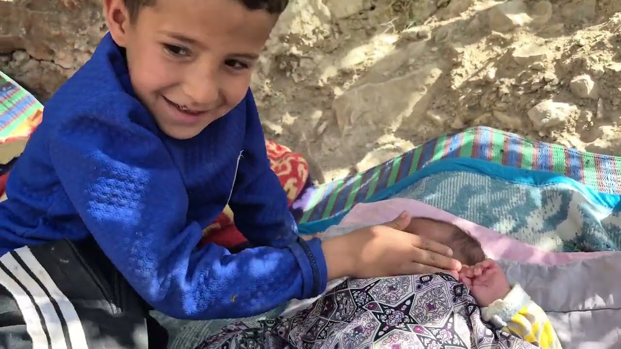 Hard Nomadic Life of a Single Mother with4Kids by a Wild River in the Mountains|BALROZ Real Survival