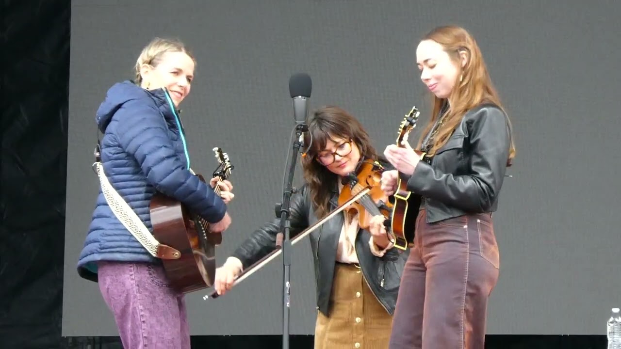 I'm With Her - Lord, Lead Me On (The Chuck Wagon Gang cover) - Live - 1/17/2026