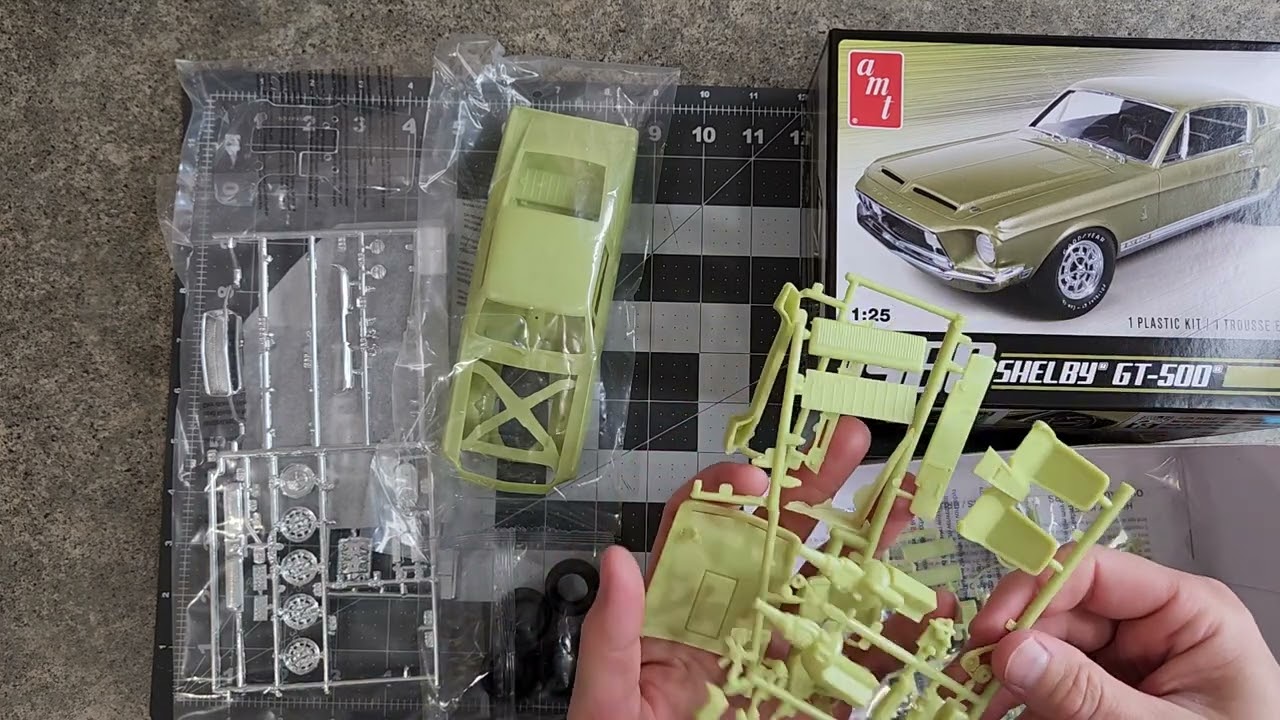 AMT 1968 Shelby GT-500 Video Log #1 (Introduction & a look at the kit.)