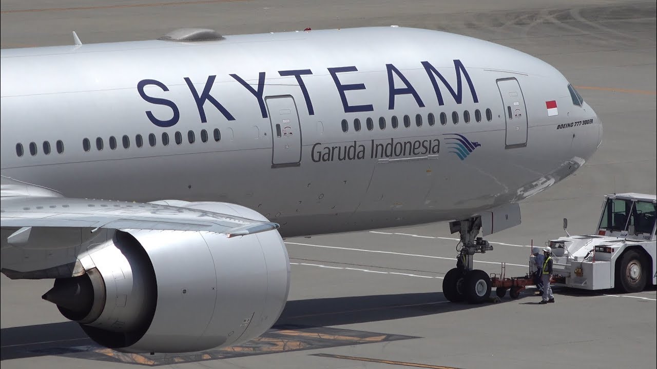 Garuda Indonesia SkyTeam Livery Boeing 777-300ER PK-GII Pushback and Takeoff [HND/RJTT]