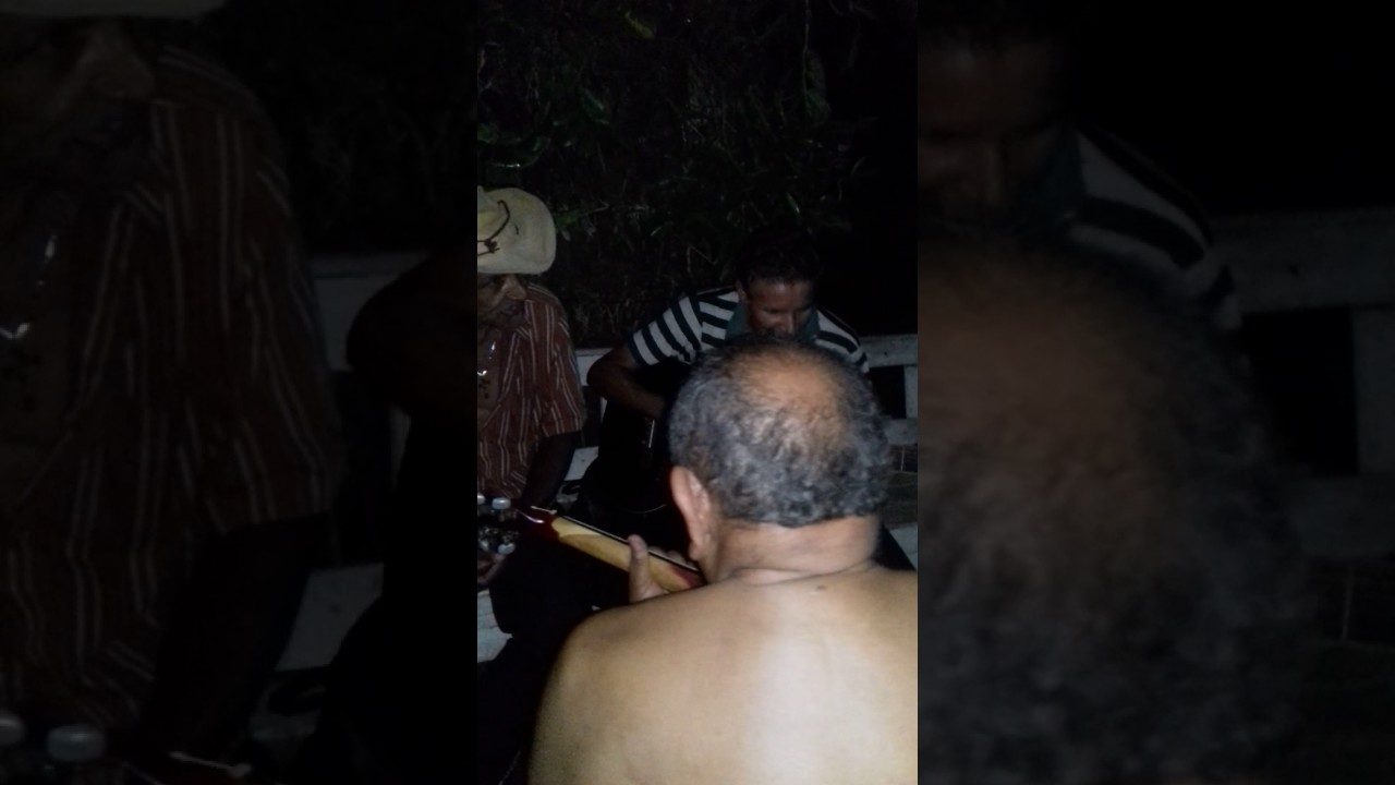 São cantor regional a procura de um empresário