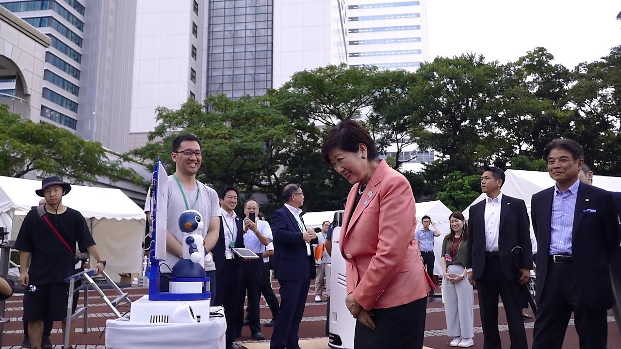 Tokyo Gov. Yuriko Koike at Tokyo Robot Collection (part 1 of 2) [RAW VIDEO]
