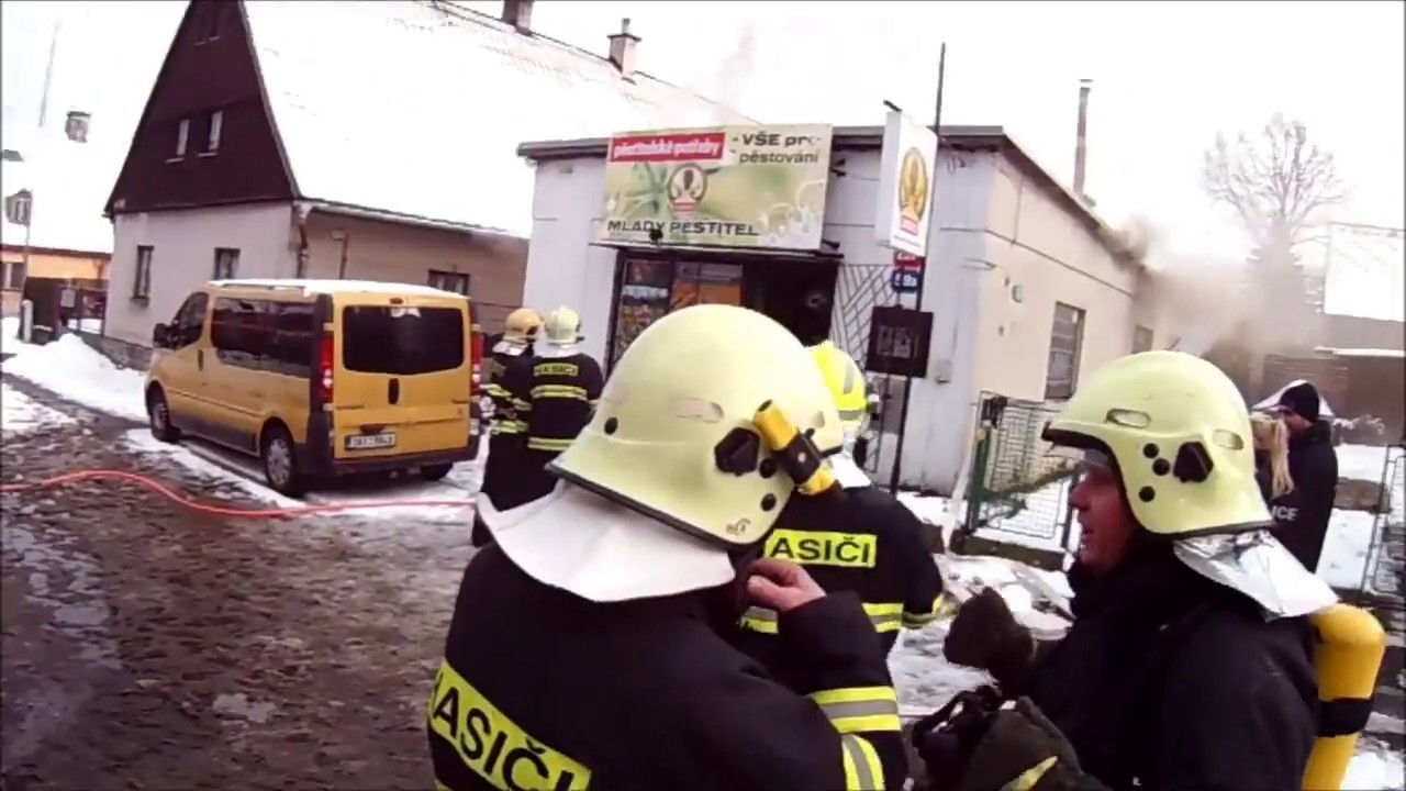 Výjezd požáru obchodu s potřebami pro pěstitele  - 2. Výjezd k požáru kolového nakladače Bobcat