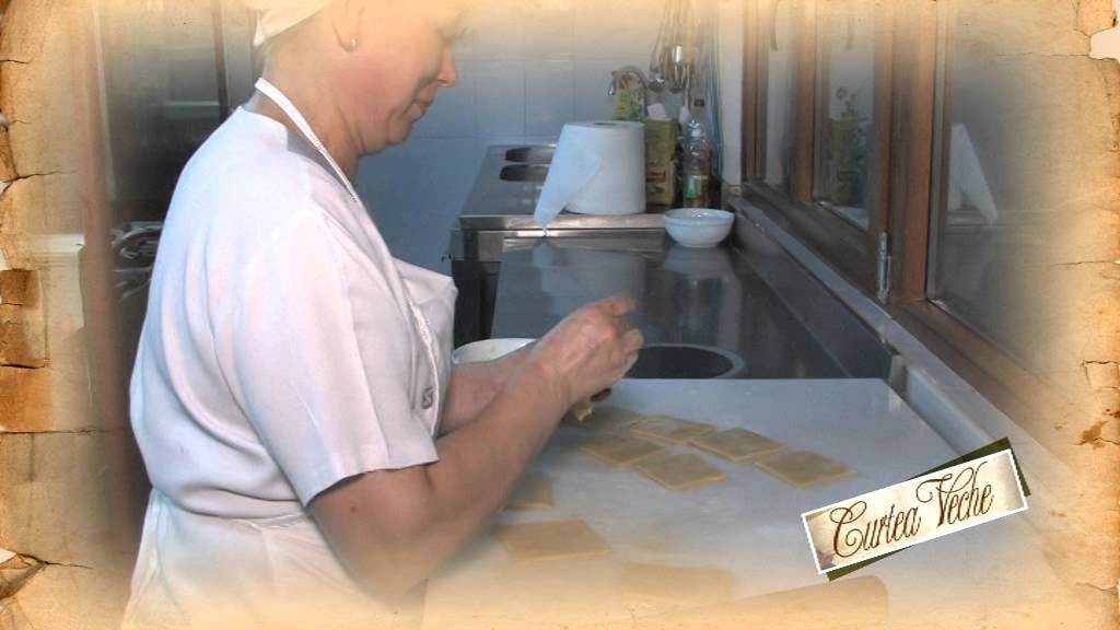 RETETA CURTEA VECHE   COLTUNASI CU BRANZA SARATA