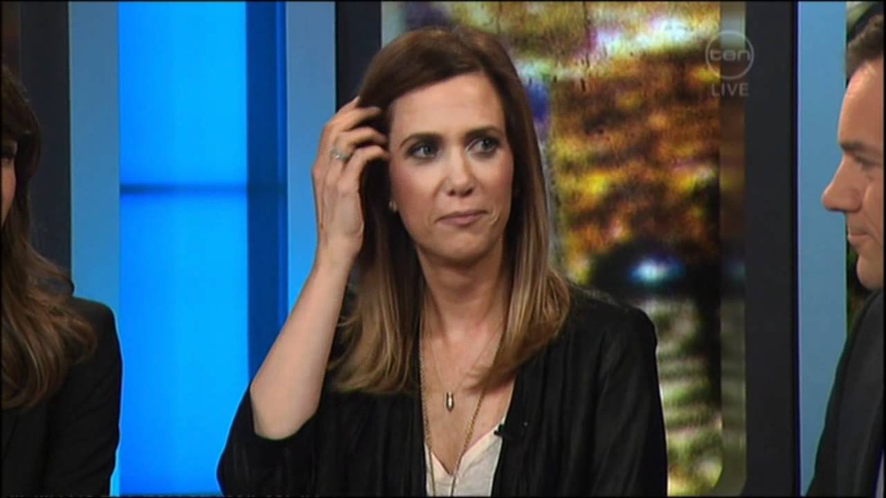 Kristen Wiig & Rose Byrne interview on The 7pm Project (Australia) - Bridesmaids