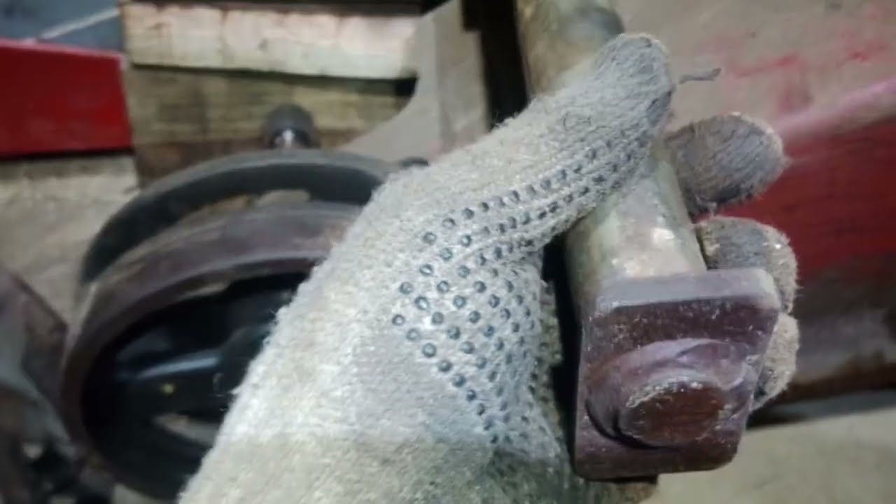 Toro TX1000 under carriage repairs Part 2. www.suttonsearthworks.com.au