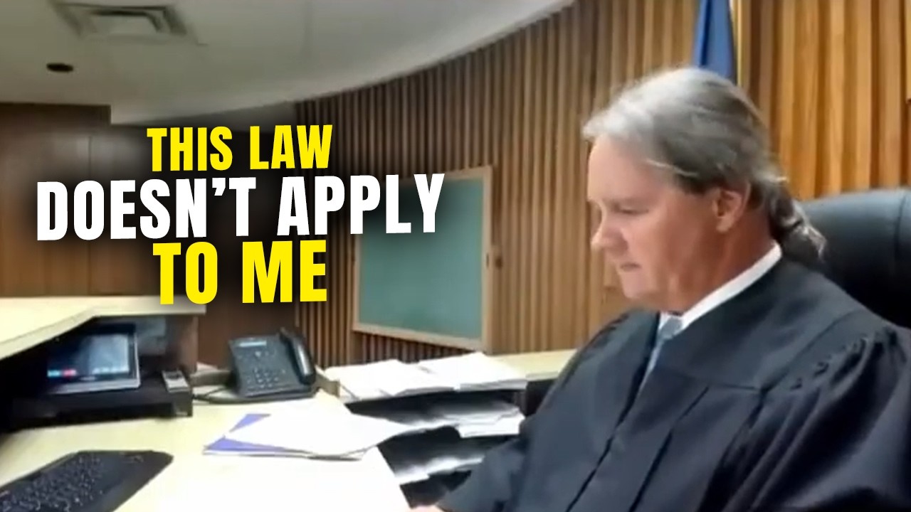 SOVEREIGN CITIZEN TRIES TO OUTSMART THE COURT JUDGE SHUTS IT DOWN FAST