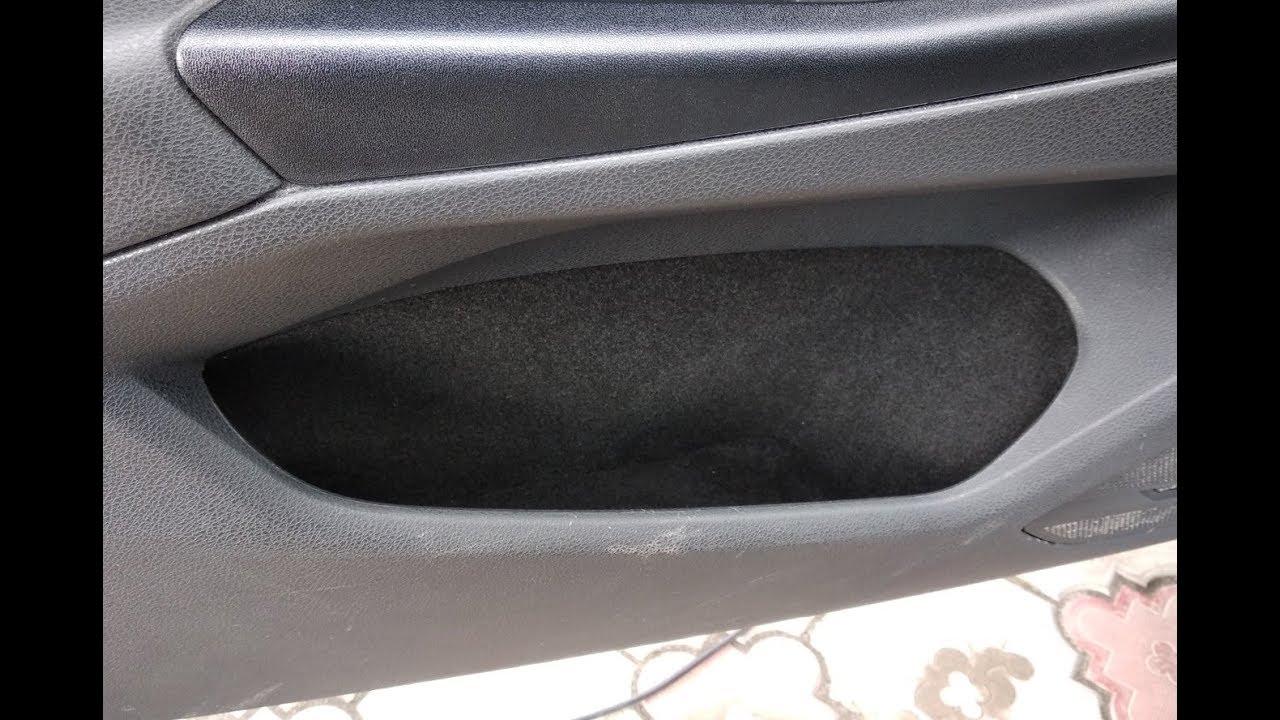 Lada Vesta. Оклейка карманов дверей и бардачка.