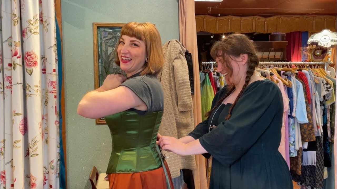 Swish Does Vancouver | @LaceEmbrace | Vintage & Corsetry