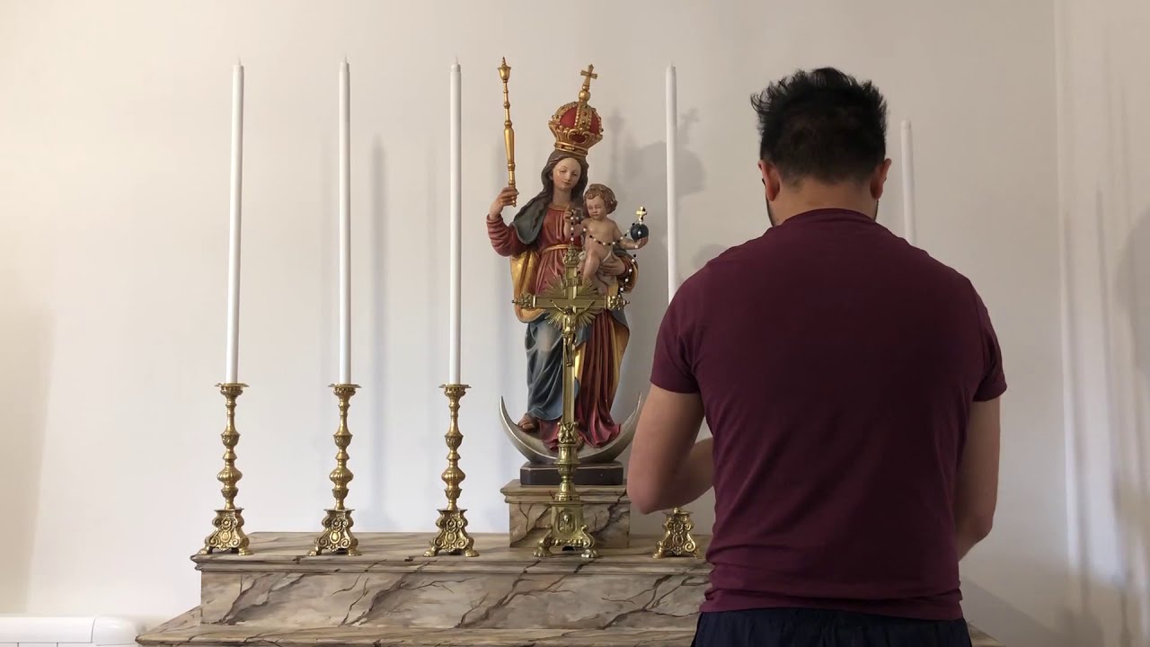 Setting up the Home Altar for Passiontide