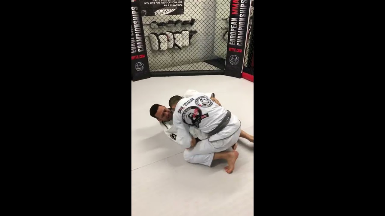 Renzo Gracie rolling with Bjjee.com editor Gile Huni