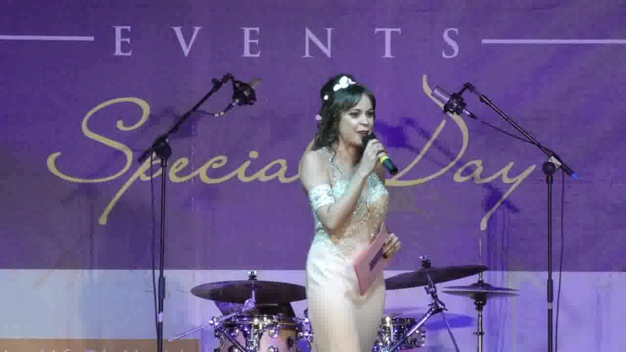 PRESENTADORA DE EVENTOS