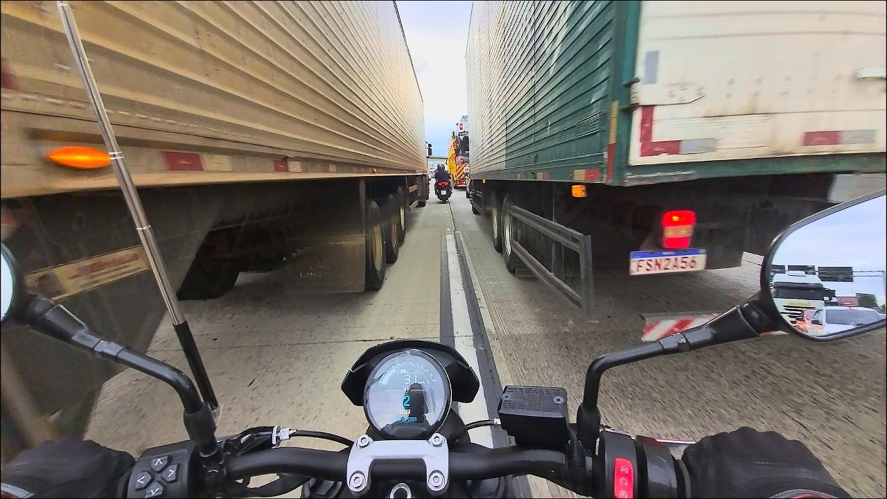 Voltando do trabalho de Triumph Trindet 660 | Transito #6