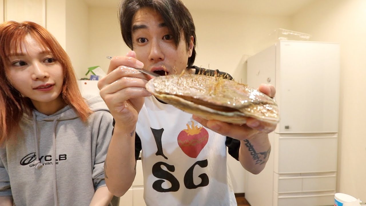 早朝に船乗って取ったホタテを小娘に食わせる🤪🤪