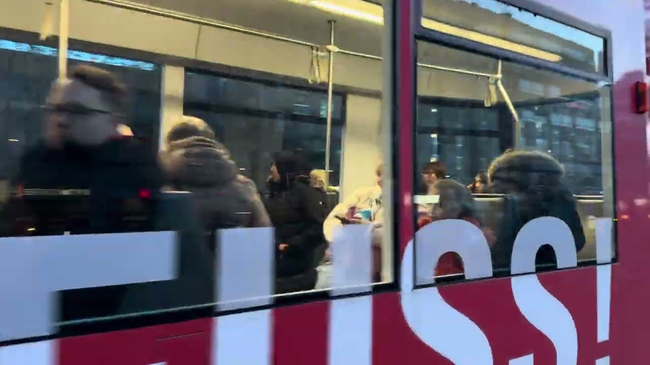 Der MGT6D fährt am Düsseldorfer Hbf ab. In Düsseldorf Hbf