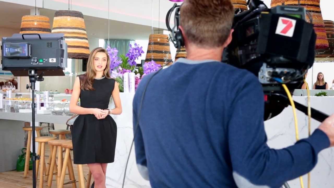 Miranda Kerr Day in the life - Bondi Beach