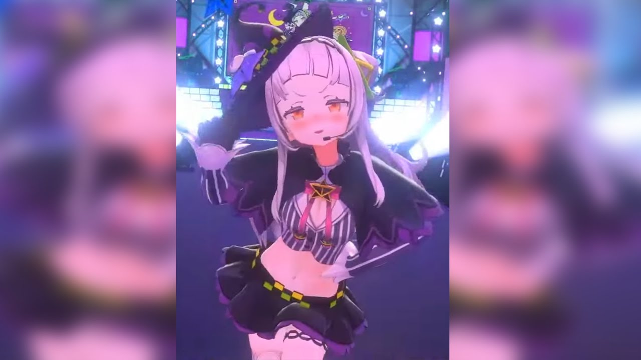 Shion shaking her hips