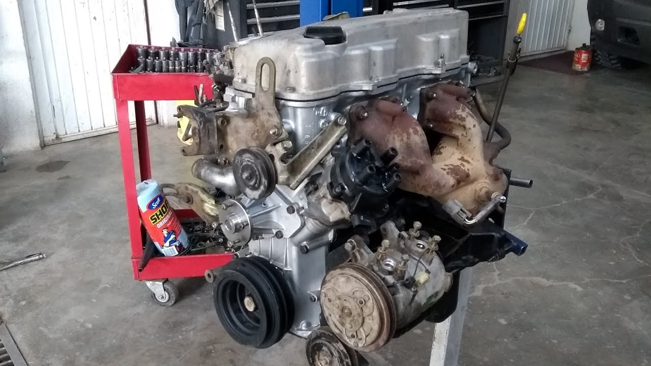 Reconstrucción motor Nissan 2.4 (4)