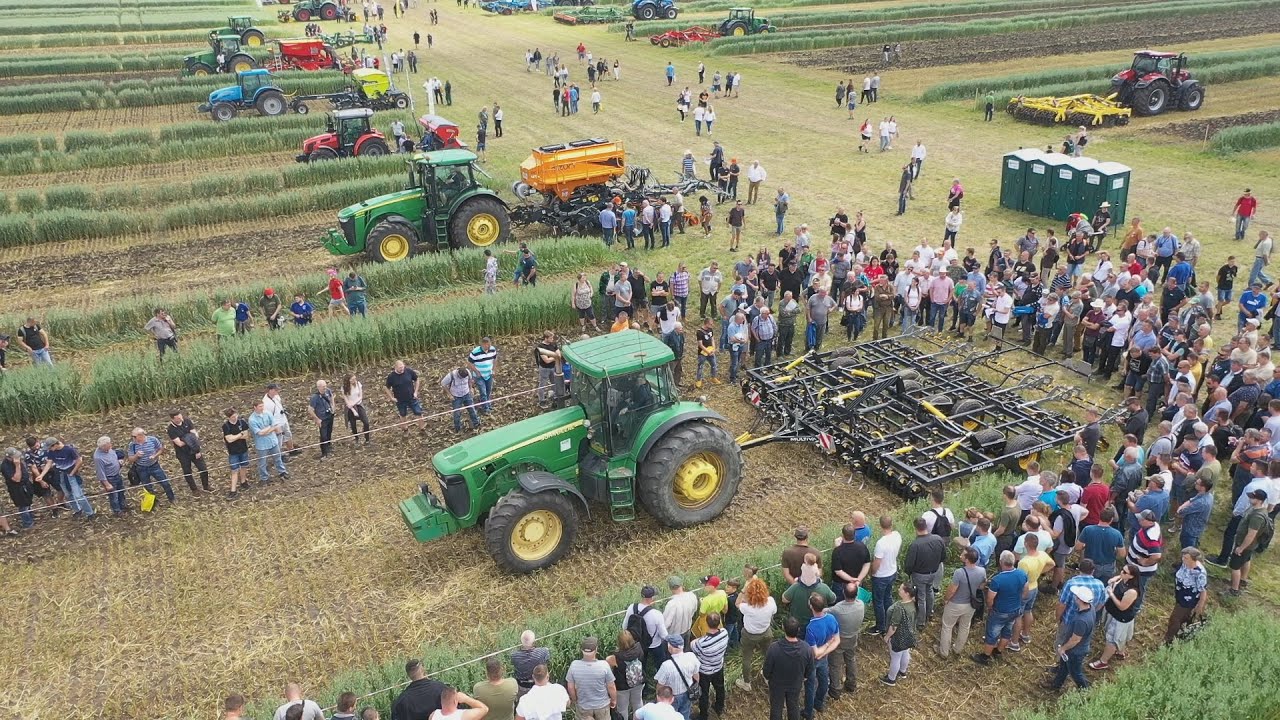 Tárcsák és magágykészítők mozgógépes bemutatója Mezőfalván