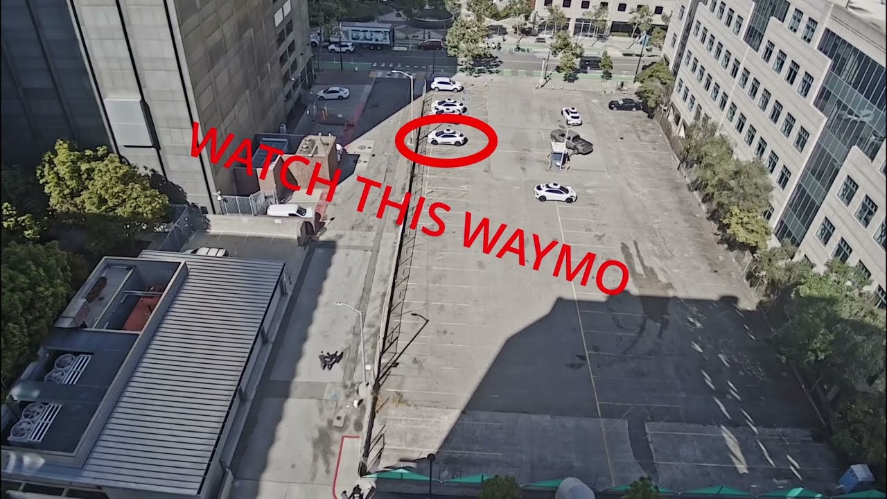 Watch This Robotaxi 👀