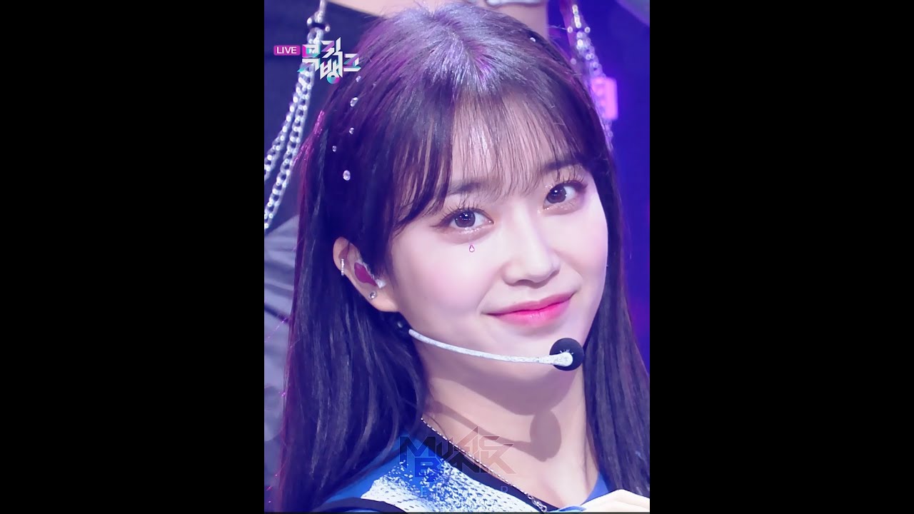 STAYC(스테이씨) - RUN2U [Music Bank] | KBS WORLD TV 220318