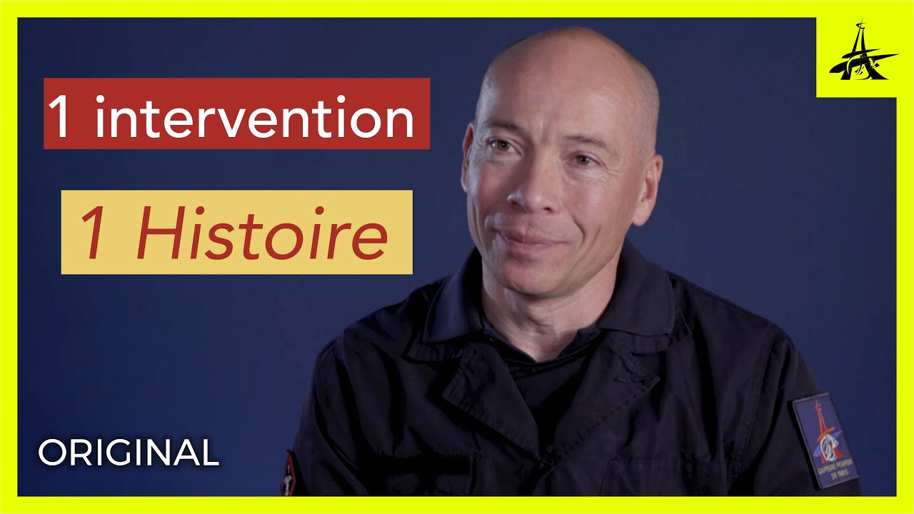 Un pompier sauve un homme lors d'un incendie
