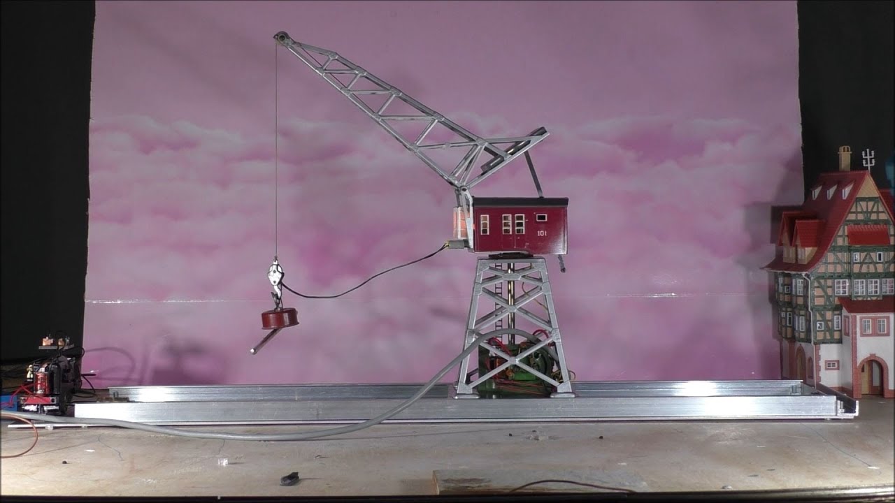 Märklin Kran 7051 beweglich auf Schienen