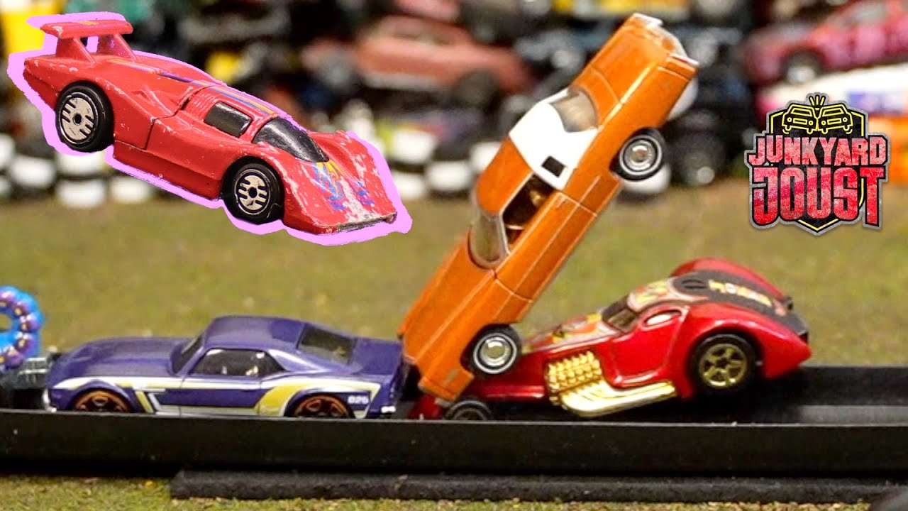 Две самые опасные машины на трассе | Junkyard Joust Q4