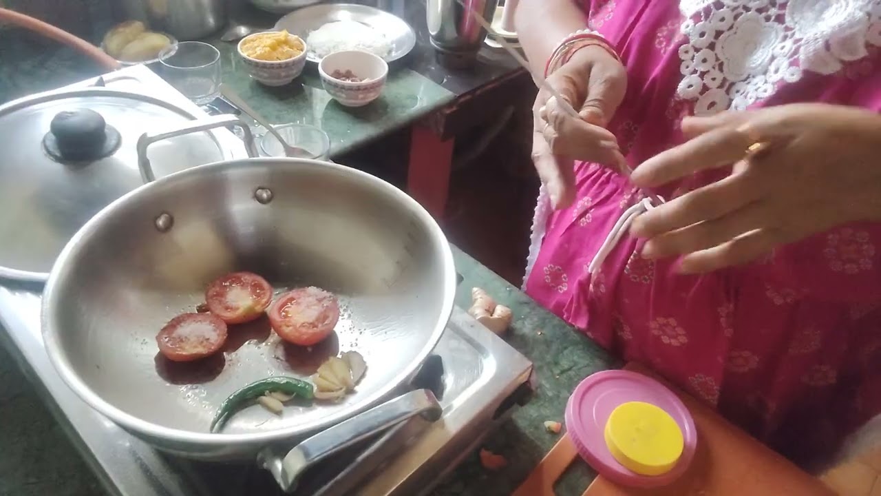 ধ্বনে পাতা আৱ চিনে ৰাদামেৱ চাঢুনি কি কৱে ৰানালাম দিখৰেন  ৰনধুৱা !