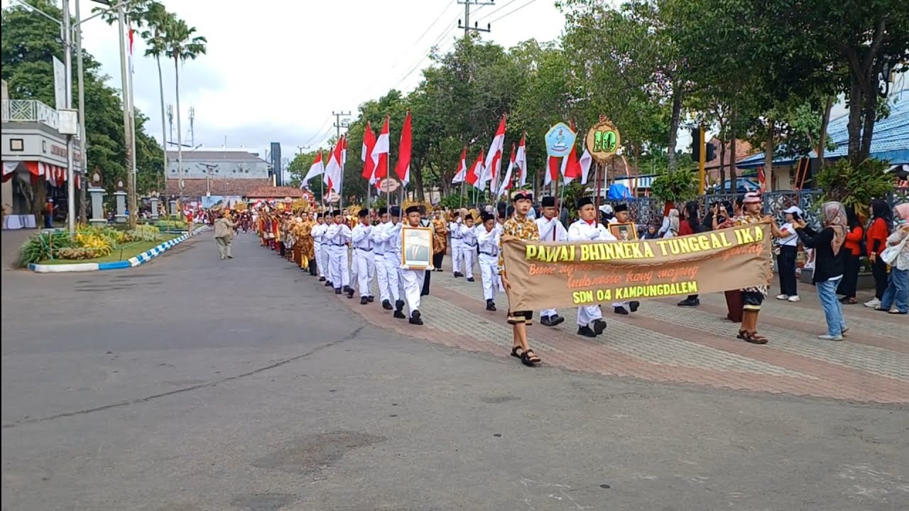 SDN 04 KAMPUNGDALEM TULUNGAGUNG Pawai Budaya Bhinneka Tunggal Ika SD Se Kecamatan Tulungagung 2024