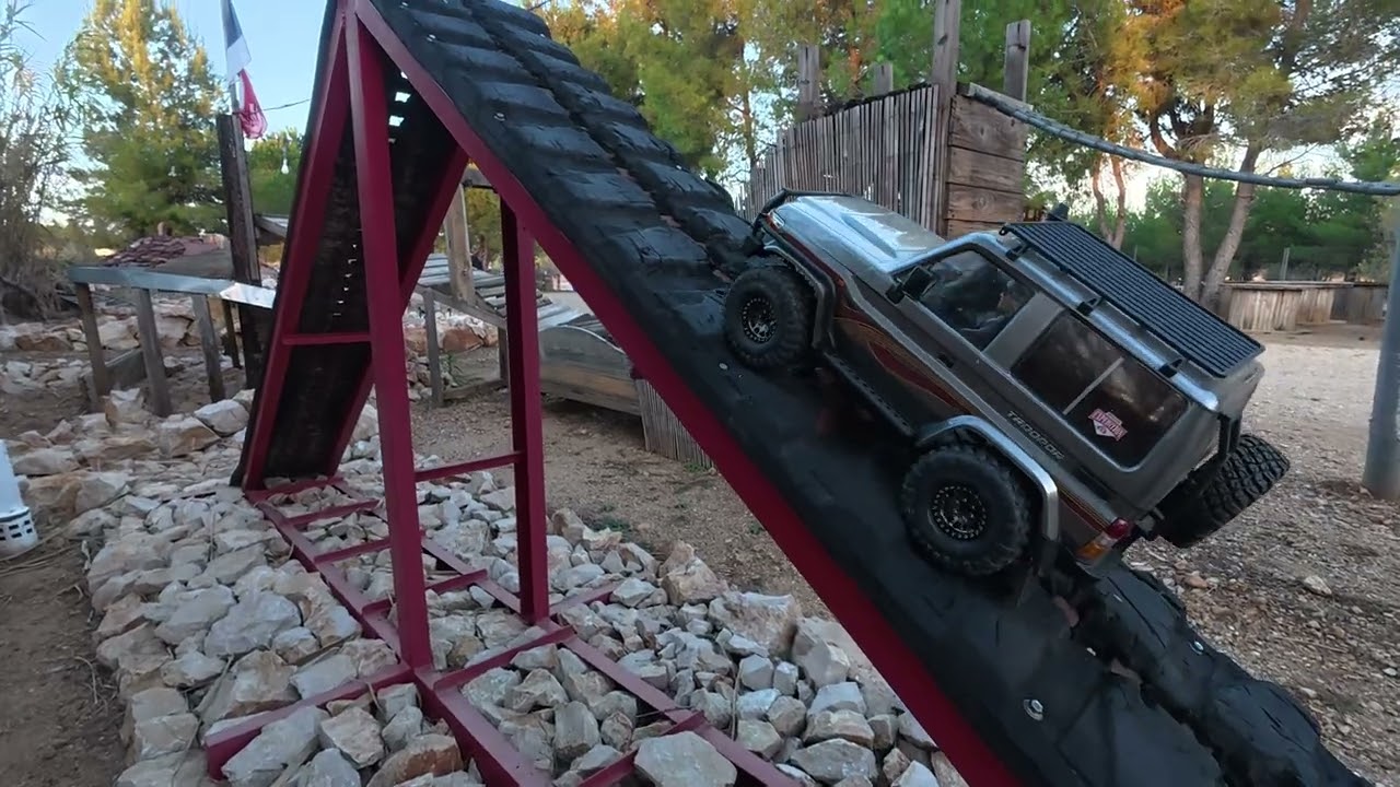 Mon MEILLEUR crawler scale ? FTX Outback Trooper modifié