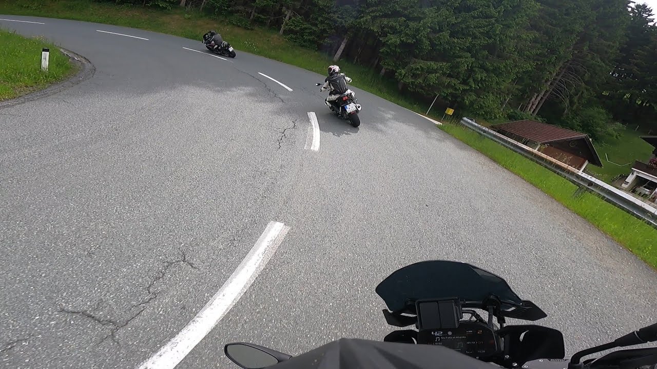 Which sound is better? 🎬🎼 min 4:09 BMW 1300 GS !!