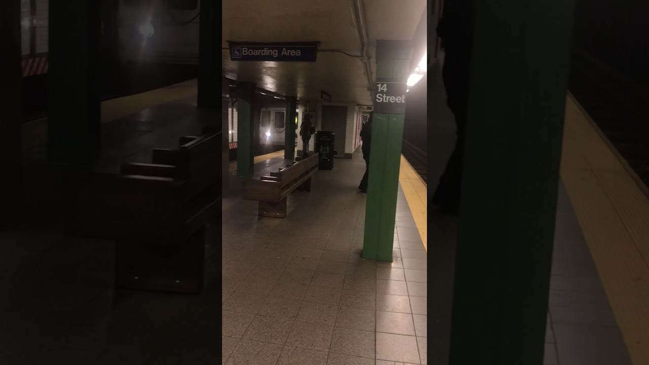 Queens bound R46 R & 96 St bound R160B Siemens Q at Union Square