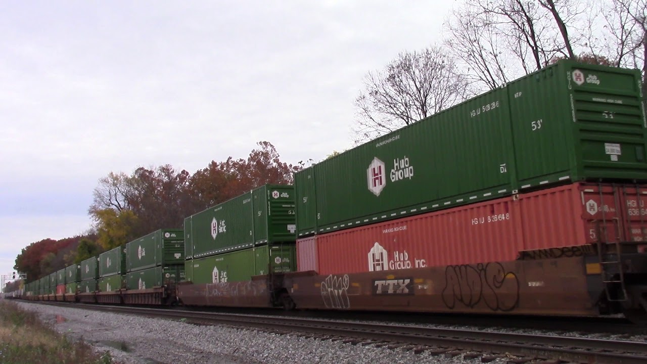 NORFOLK SOUTHERN GE D9-44CW (C44-9W) Intermodal Container Southbound Train
