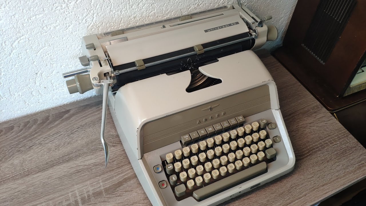 Adler Universal 40 1965 Schreibmaschine