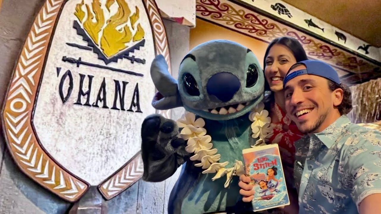 STITCH Crashed Our Breakfast! Ohana Full Character Breakfast Experience!