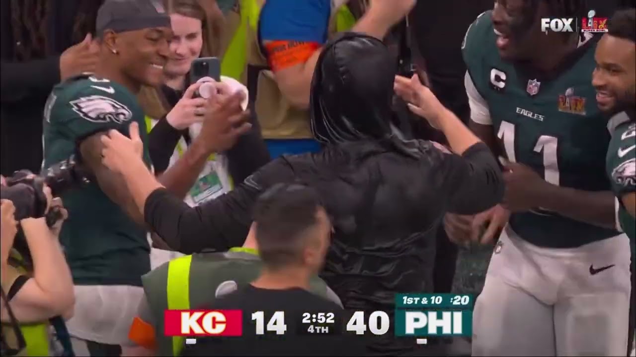 AJ Brown and Devonta Smith Gatorade bath on Nick Sirianni for winning Super Bowl 59 for Eagles 😂