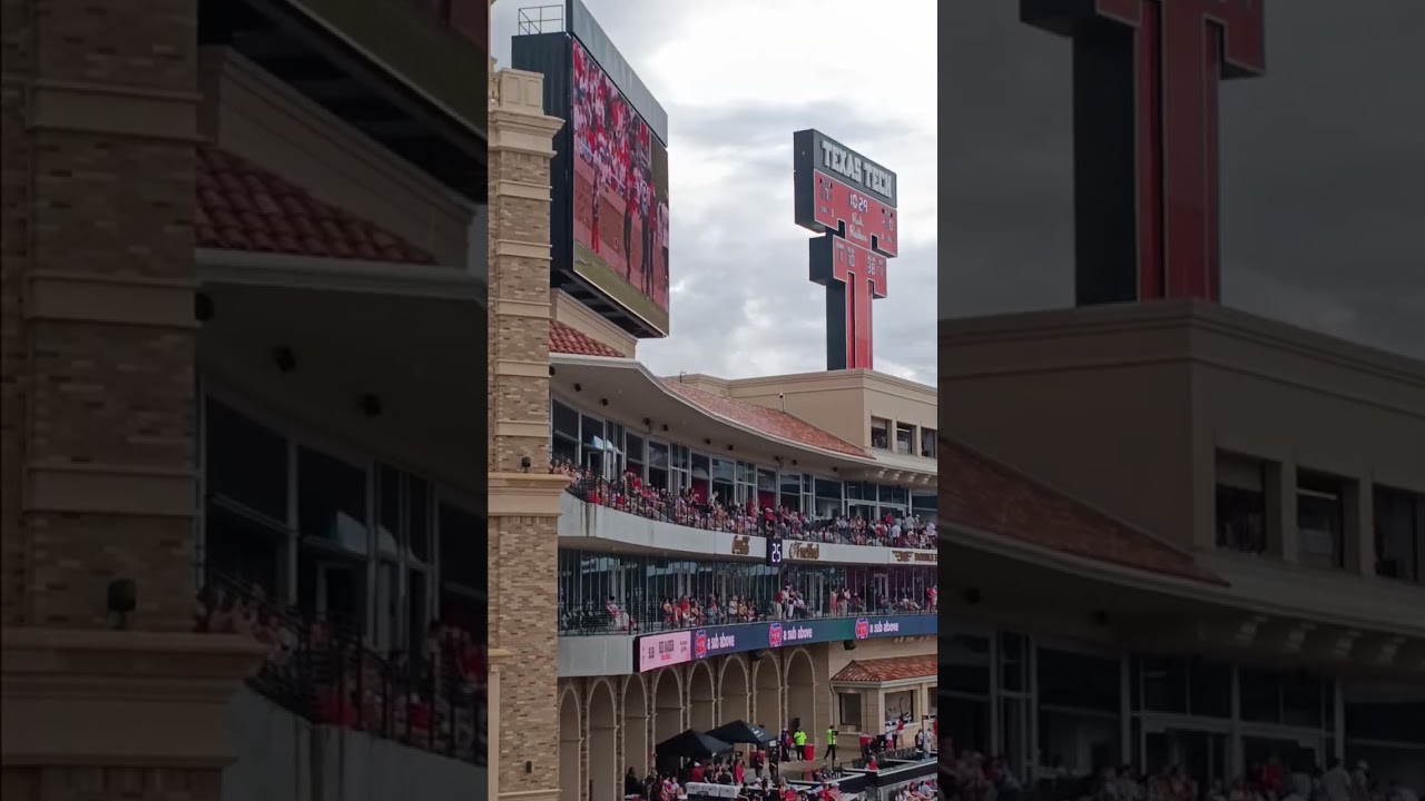 Having lots of fun at a Texas Tech Red Raiders Football Game! 🏈🇨🇱🇺🇸❗️