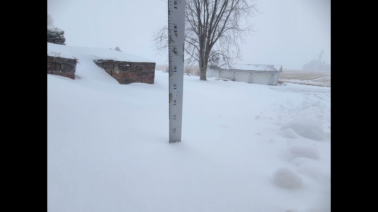 2019 John Deere Gator RSX 860M Vs a foot of snow